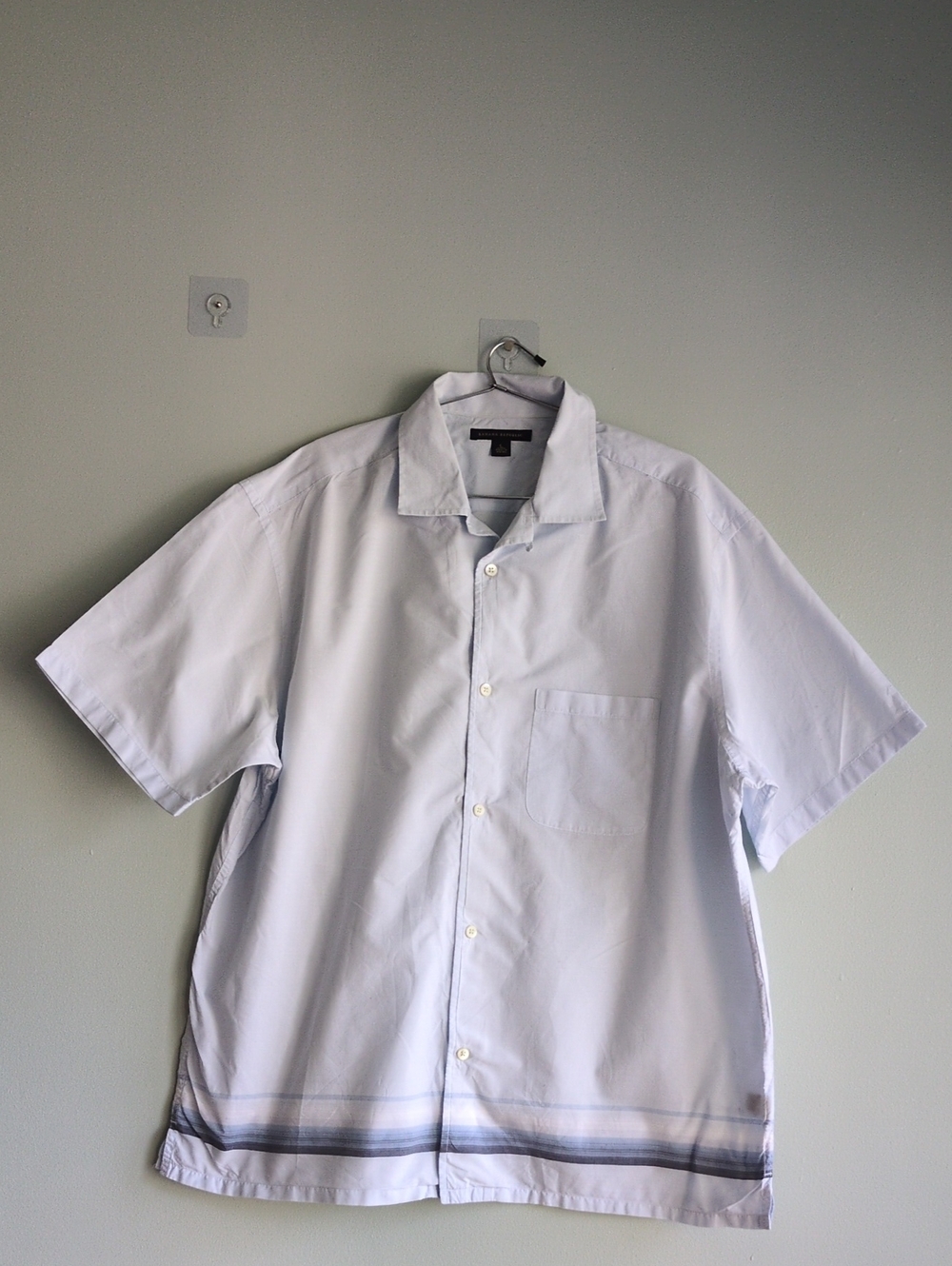 Banana Republic Light Blue Short-Sleeve Button-Down Shirt with Hem Stripe
